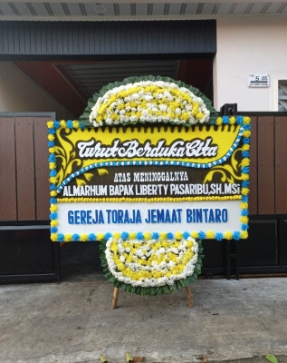 Papan Bunga Duka di Kampai Tabu Karambia