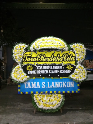 Papan Bunga Duka di Kampai Tabu Karambia